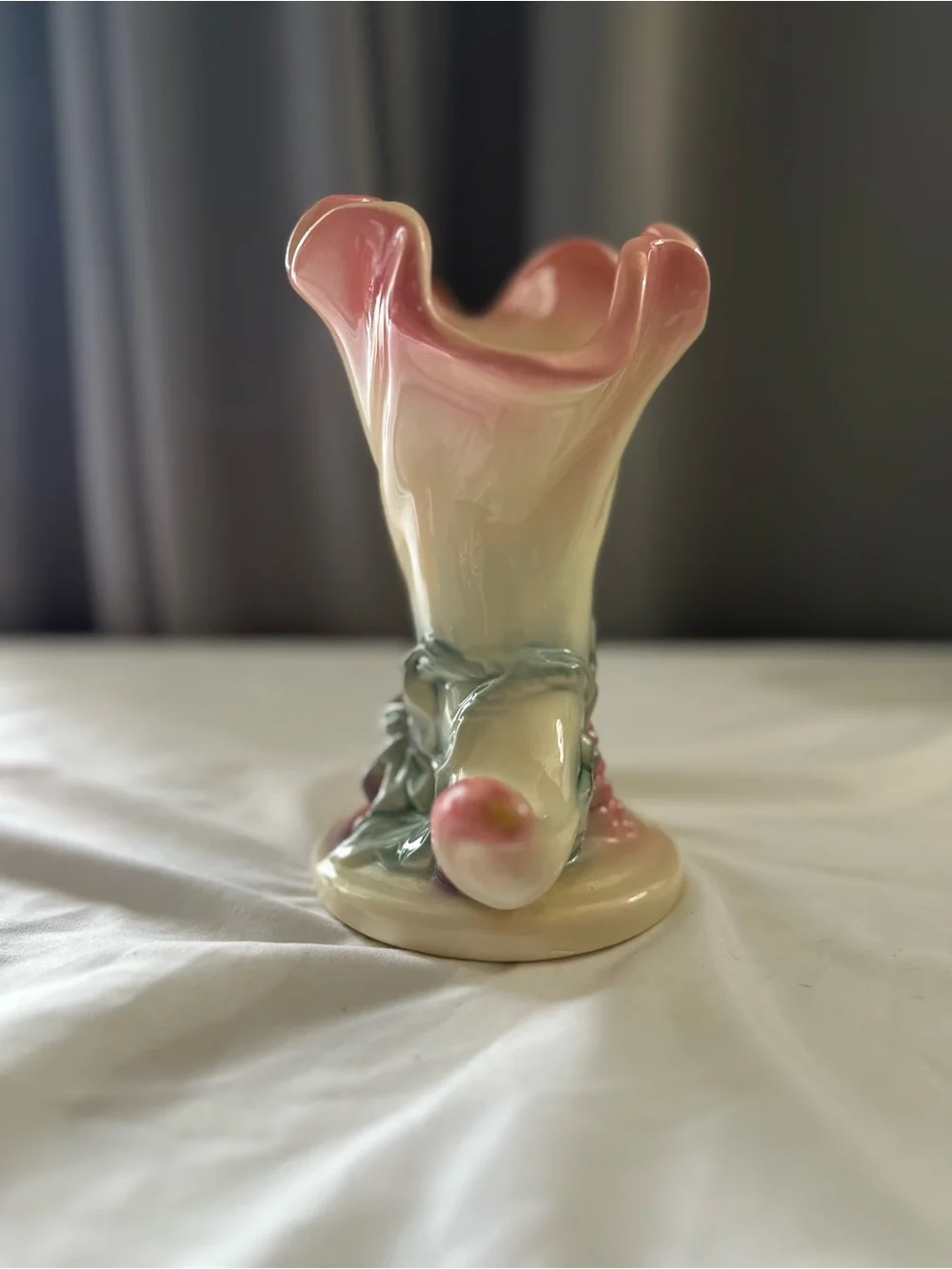 Vintage-Pink and Cream Ceramic Cornucopia Vase - Hull 49